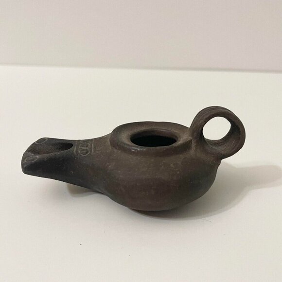 Vtg ROM Royal Ontario Museum Mini Oil Lamp Display Figurine 3.5 Inch Long - Picture 4 of 12